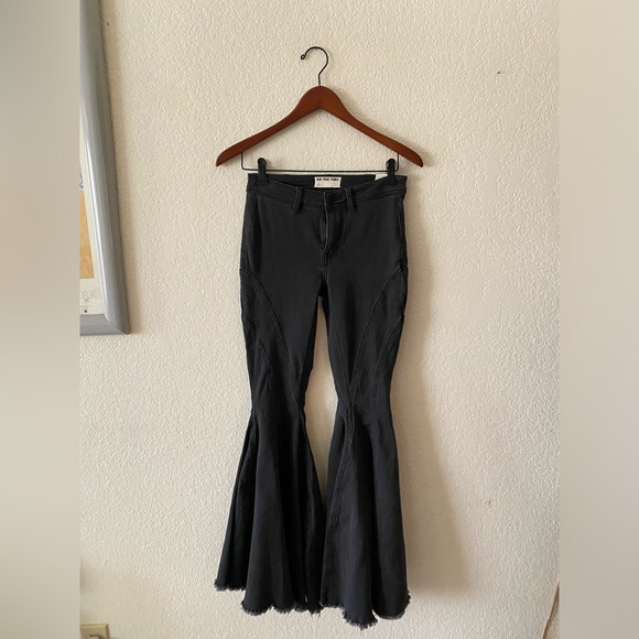 We the Free - Twirl On Mid-Rise Crop Flare Jeans - Picture 3 of 11